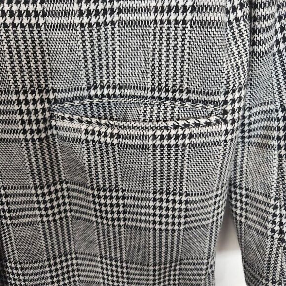 Love‎ Tree Glen Plaid Knit Blazer in Black and Gray - Size Medium - Picture 3 of 7